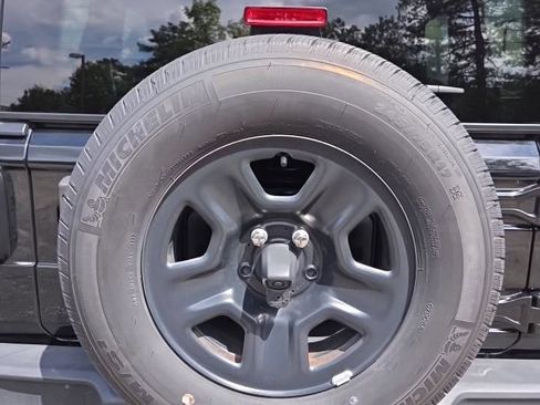 Used 2023 Jeep Wrangler Unlimited Sport AWD/4WD image 12