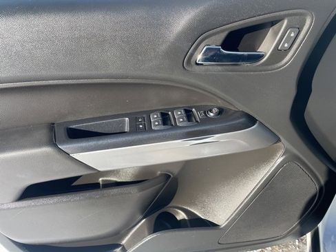 Used 2022 Chevrolet Colorado LT w/ Safety Package image 15