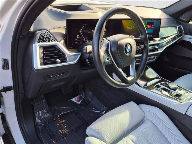 Certified 2025 BMW X5 sDrive40i w/ Premium Package RWD image 2