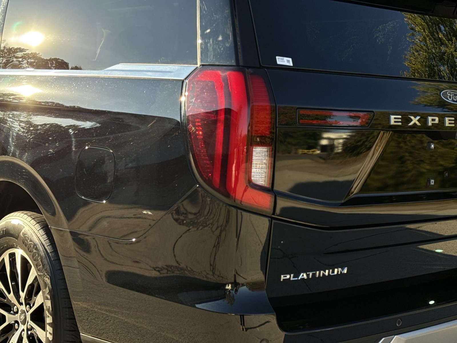 Used 2025 Ford Expedition Max Platinum AWD/4WD image 16