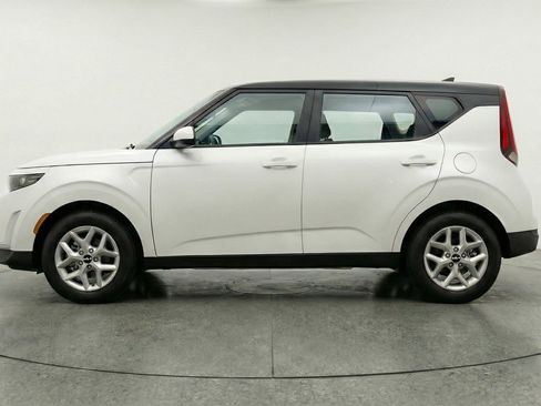 Used 2025 Kia Soul LX w/ LX Technology Package FWD image 5