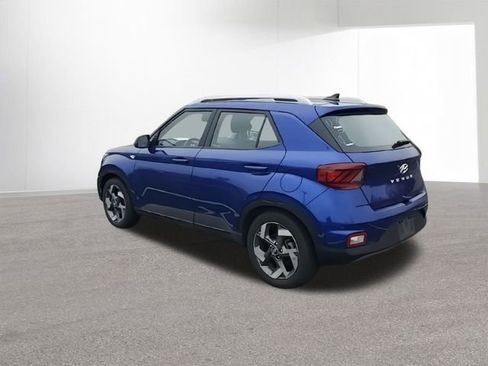 Used 2022 Hyundai Venue Limited image 6