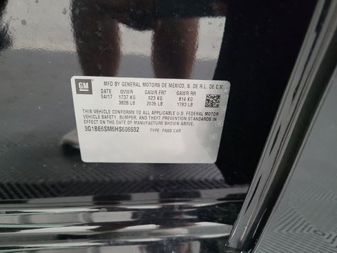 Used 2017 Chevrolet Cruze LT w/ Convenience Package FWD image 33