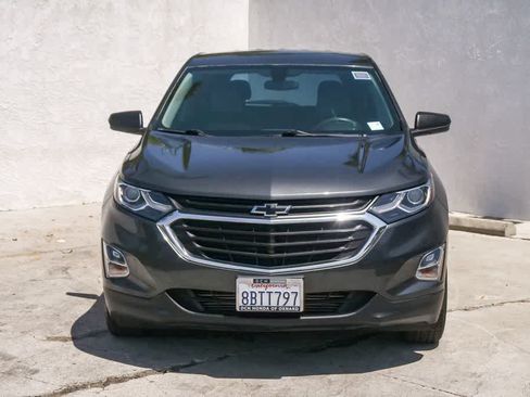 Used 2018 Chevrolet Equinox LS FWD image 2