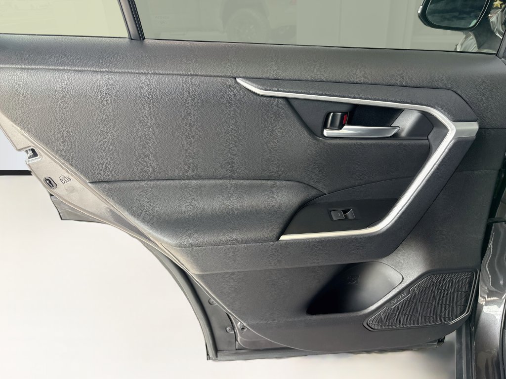 Certified 2025 Toyota RAV4 XLE FWD image 25