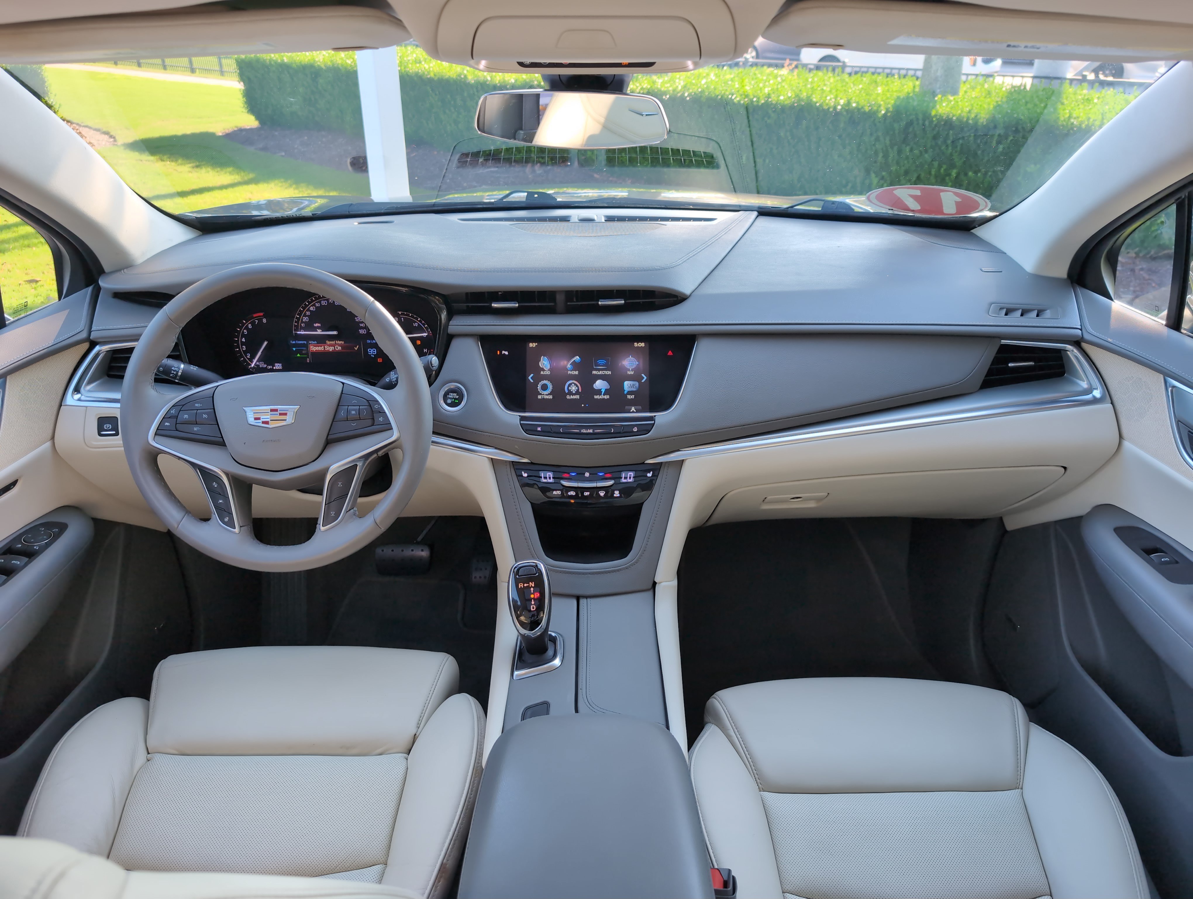 Used 2017 Cadillac XT5 Luxury w/ Driver Awareness Package FWD image 28