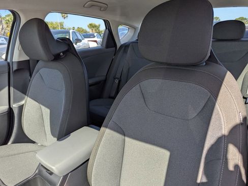 New 2026 Kia K4 LXS image 21