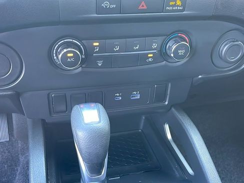 Used 2023 Nissan Frontier SV image 21