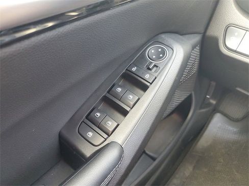 Certified 2022 Kia Seltos EX image 28