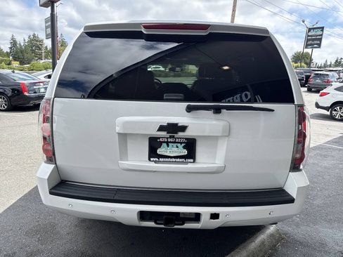 Used 2008 Chevrolet Tahoe LTZ w/ LTZ Preferred Equipment Group AWD/4WD image 4