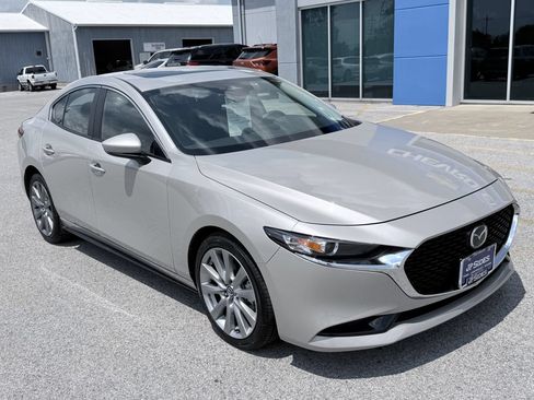 Used 2024 MAZDA MAZDA3 s FWD image 2