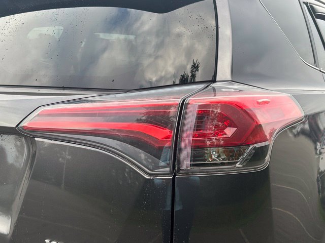 Used 2017 Toyota RAV4 XLE AWD/4WD image 10