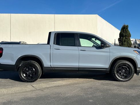 Used 2025 Honda Ridgeline TrailSport+ image 2