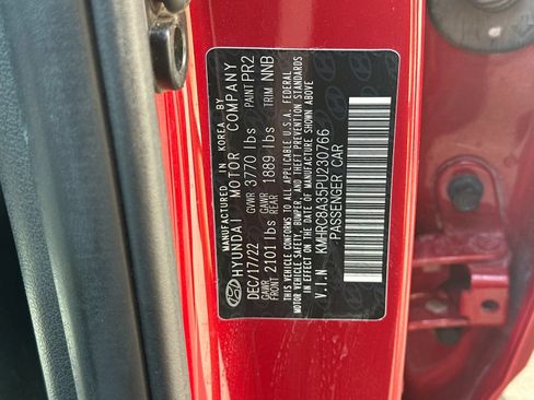 Used 2023 Hyundai Venue SEL FWD image 32