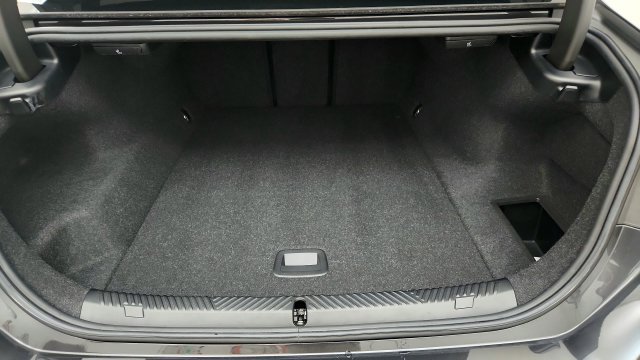 Used 2024 BMW i5 eDrive40i w/ M Sport Package RWD image 29