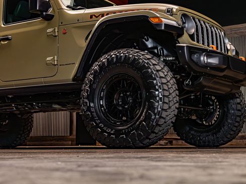 Used 2025 Jeep Gladiator Mojave image 16