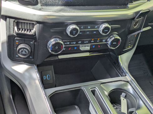 Used 2024 Ford F150 Lariat w/ FX4 Off-Road Package image 23