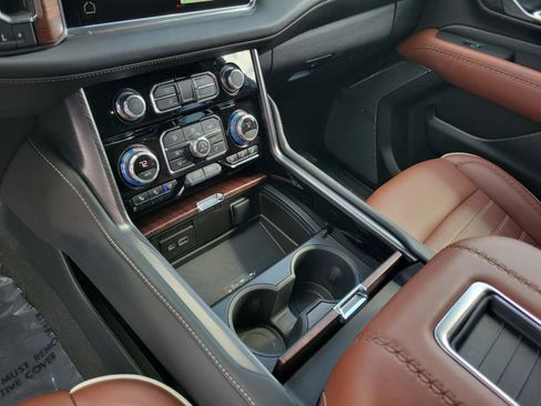 Used 2023 GMC Yukon Denali Ultimate image 20