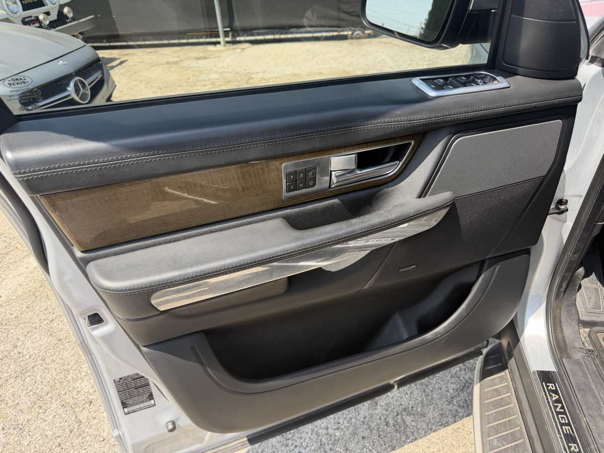 Used 2012 Land Rover Range Rover Sport Supercharged AWD/4WD image 11