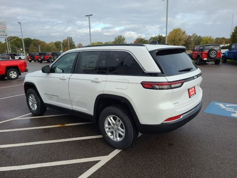 New 2025 Jeep Grand Cherokee Laredo w/ Luxury Tech Group I image 6