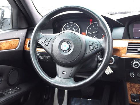 Used 2009 BMW 528i xDrive Sedan AWD/4WD image 13