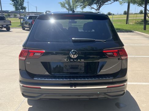 Used 2024 Volkswagen Tiguan SE FWD image 9