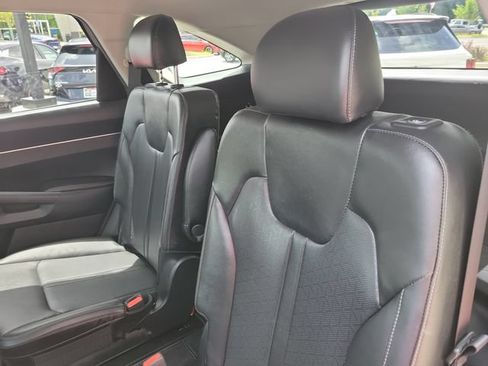 Certified 2022 Kia Sorento EX w/ Panoramic Sunroof Package FWD image 18