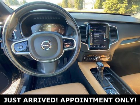 Used 2018 Volvo XC90 T6 Momentum w/ Convenience Package image 10