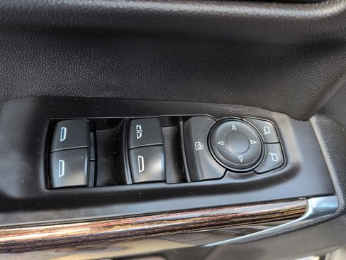 Used 2020 GMC Sierra 1500 Elevation w/ Elevation Value Package AWD/4WD image 17
