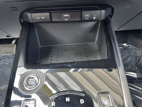 Used 2024 Kia Niro EX image 23