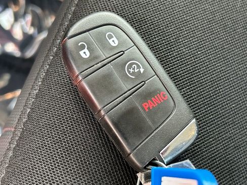 Used 2019 Jeep Renegade Trailhawk w/ Cold Weather Group II image 34