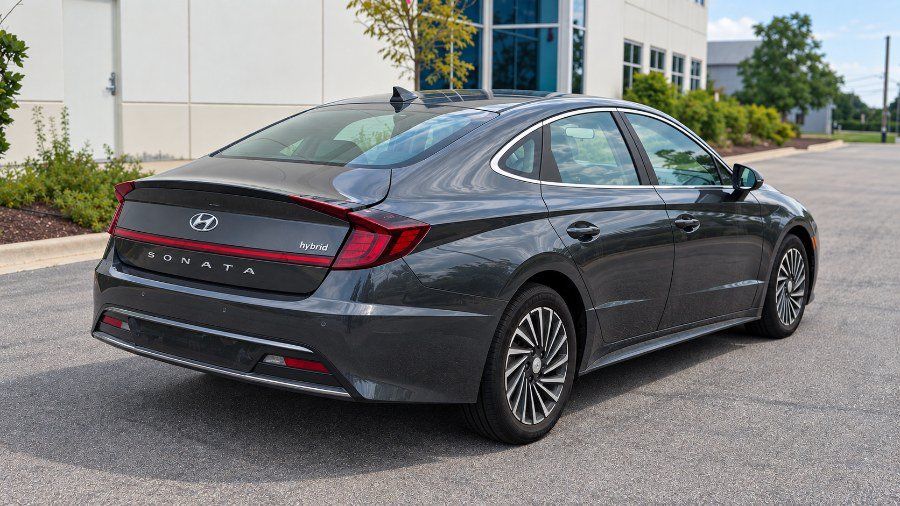 Used 2023 Hyundai Sonata SEL FWD image 2