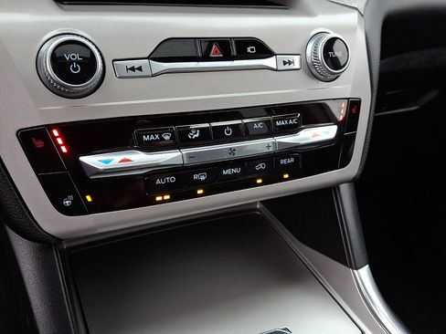 Used 2023 Ford Explorer Timberline image 17