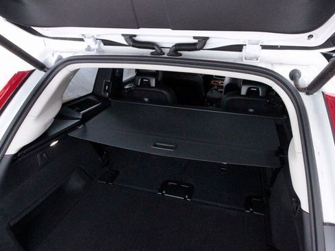 Certified 2025 Volvo XC90 T8 Plus w/ Protection Package Premier image 15