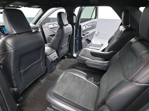 Used 2025 Ford Explorer ST AWD/4WD image 37