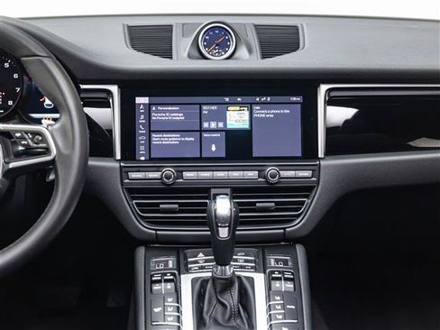 Used 2021 Porsche Macan AWD/4WD image 29