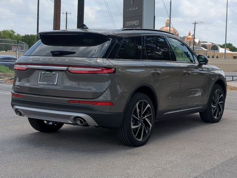 New 2025 Lincoln Corsair Reserve image 3