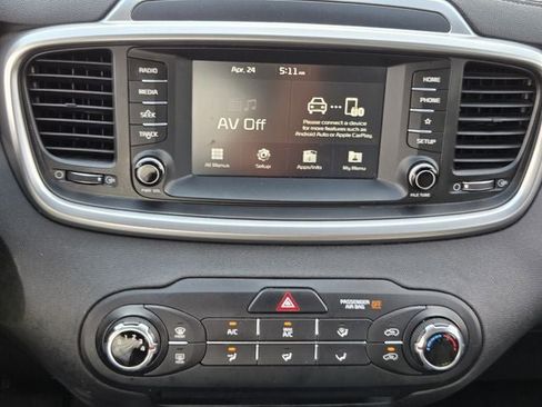 Used 2020 Kia Sorento FWD V6 image 23
