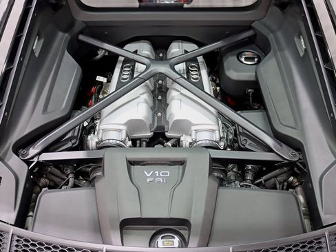 Used 2021 Audi R8 V10 w/ Premium Package RWD image 35