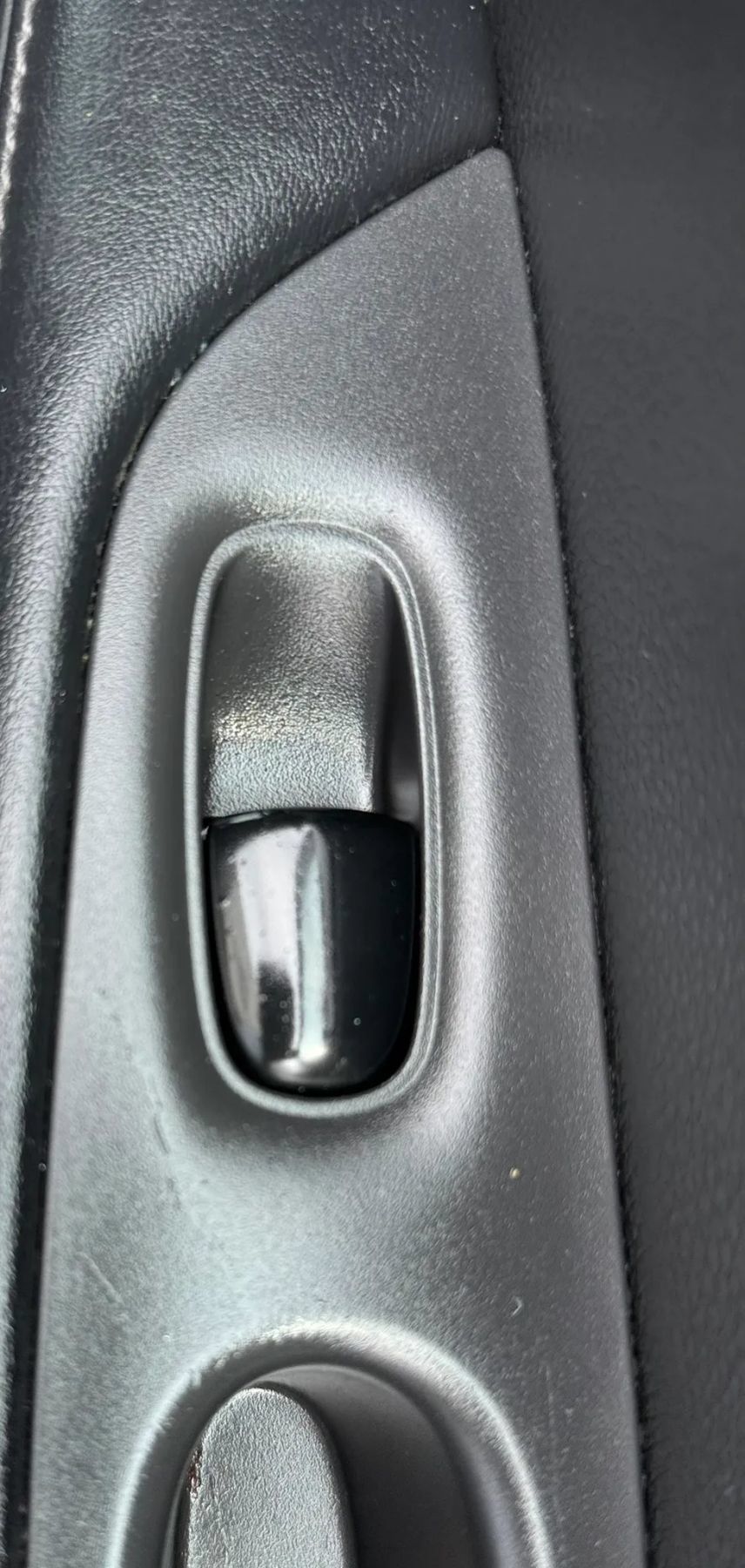Used 2018 Nissan Rogue S AWD/4WD image 28