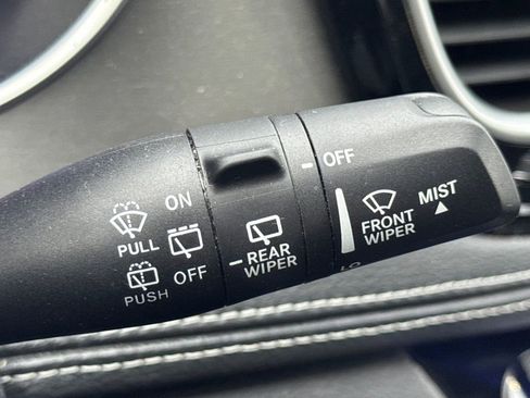 Used 2024 Chrysler Pacifica Limited w/ S Appearance Package image 39