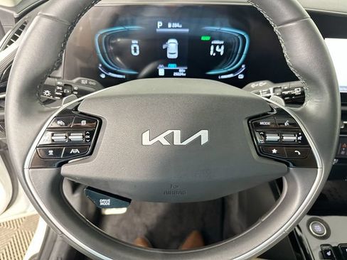 Used 2023 Kia Niro EX Touring FWD image 22