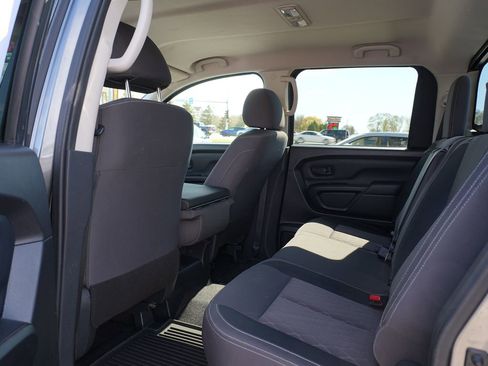 Used 2023 Nissan Titan S AWD/4WD image 18