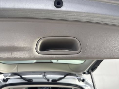Used 2023 Chrysler Pacifica Limited FWD image 35