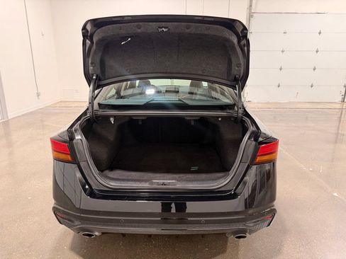 Used 2025 Nissan Altima 2.5 SR FWD image 9