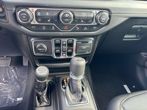 New 2026 Jeep Wrangler Unlimited Sahara AWD/4WD image 12