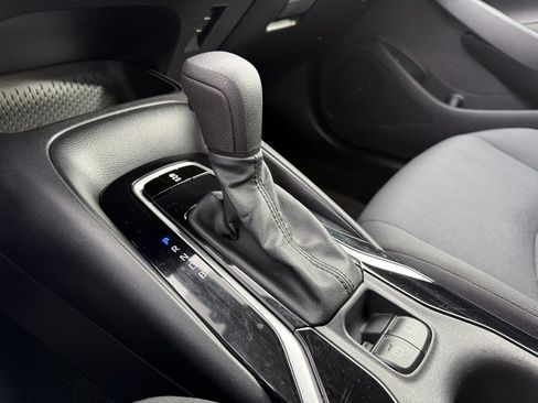 Used 2022 Toyota Corolla LE image 25