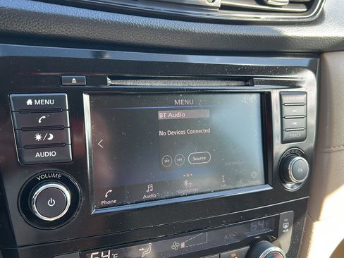 Used 2018 Nissan Rogue SV AWD/4WD image 8