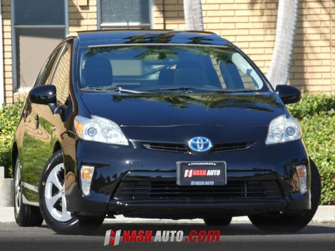 Used 2014 Toyota Prius Four w/ Solar Roof Package FWD image 3