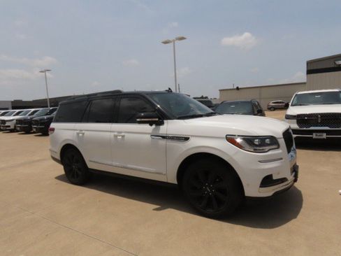 Used 2023 Lincoln Navigator Black Label AWD/4WD image 6